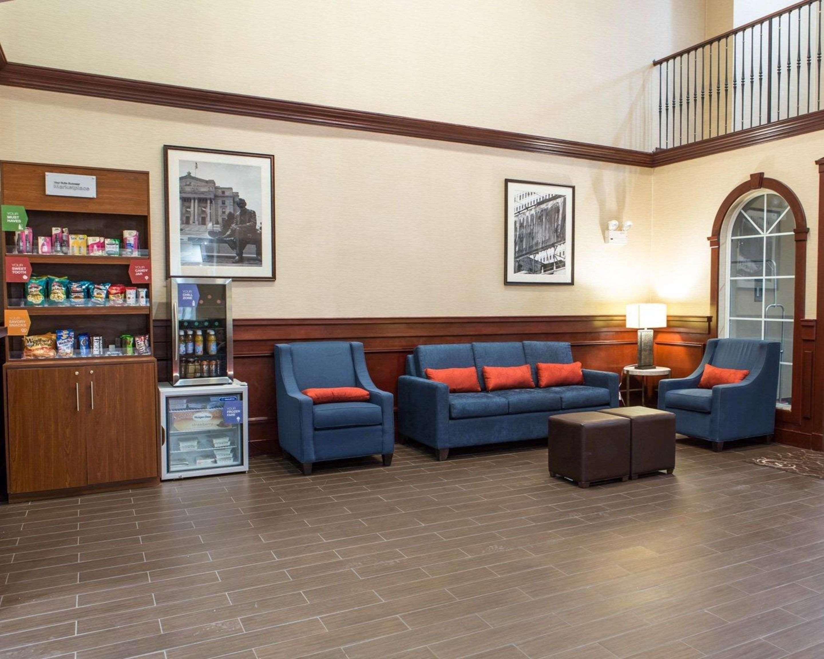 Comfort Suites Newark - Harrison Exterior photo